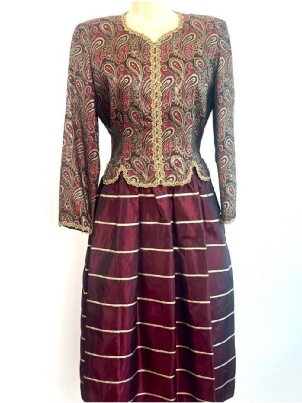 Vintage Evening  Dress Size 6P Joan Leslie Burgundy Gold Brocade Paisley